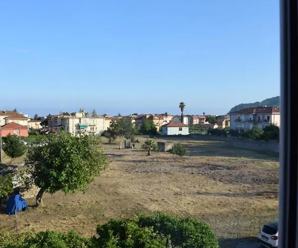 Casa Ligure Ristrutturata 80m2 * Діано-Марина